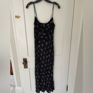 Aritzia Wilfred Bellow Midi Dress | Black Size 4